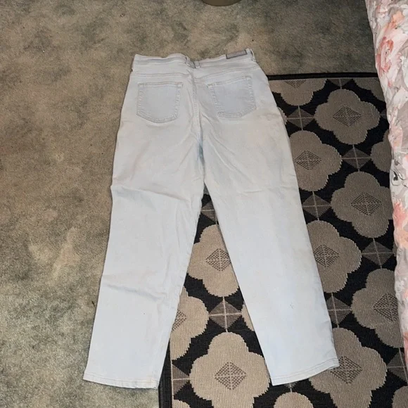 Gloria Vanderbilt jeans - Picture 2 of 5